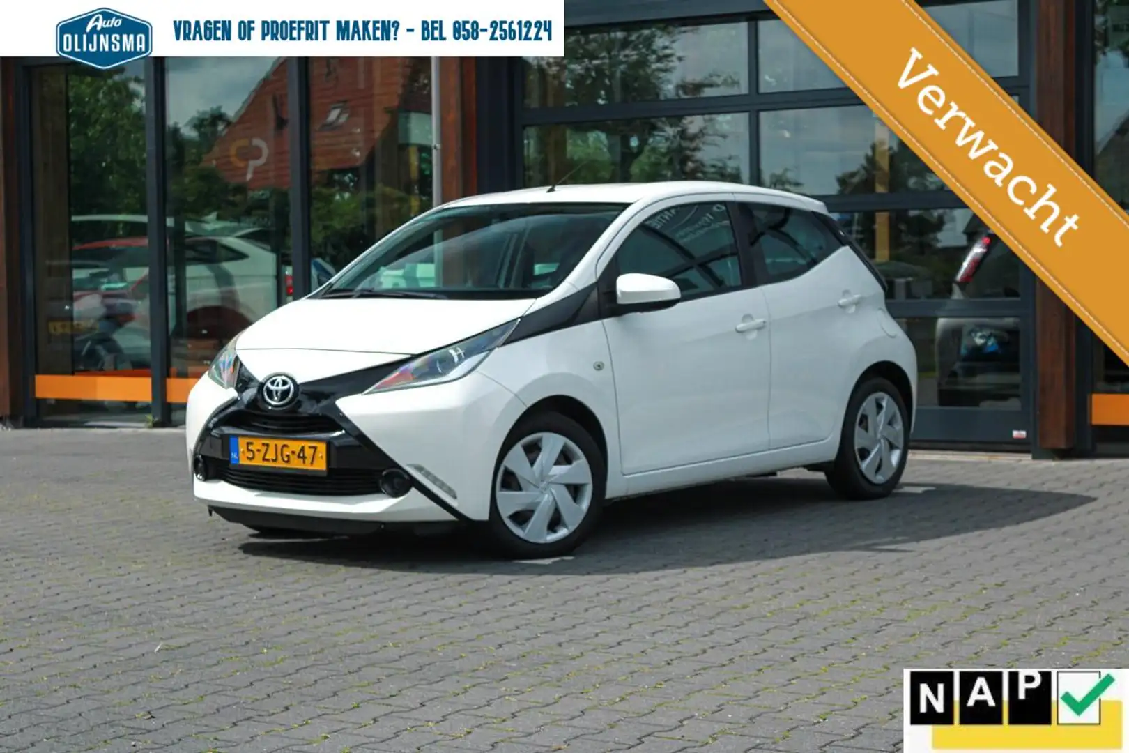 Toyota Aygo 1.0 VVT-i x-play|Airco|Camera|Bluetooth Wit - 1