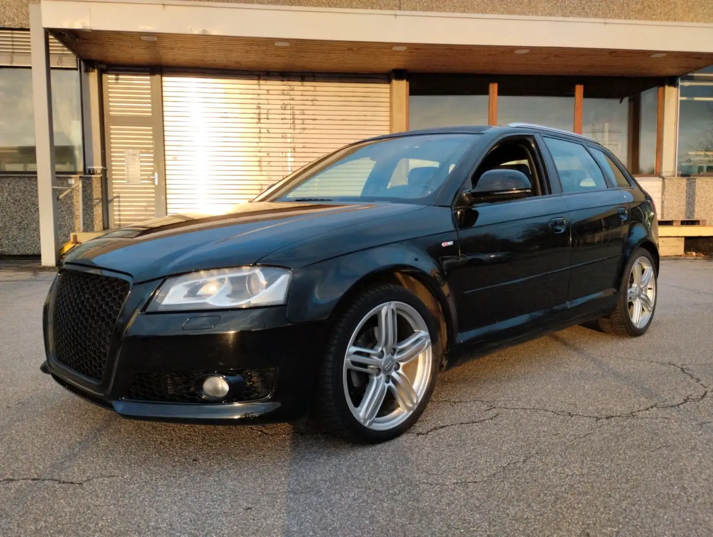 Audi A3 Sportback 1.4 TFSI S line Sportpaket plus Noir - 1