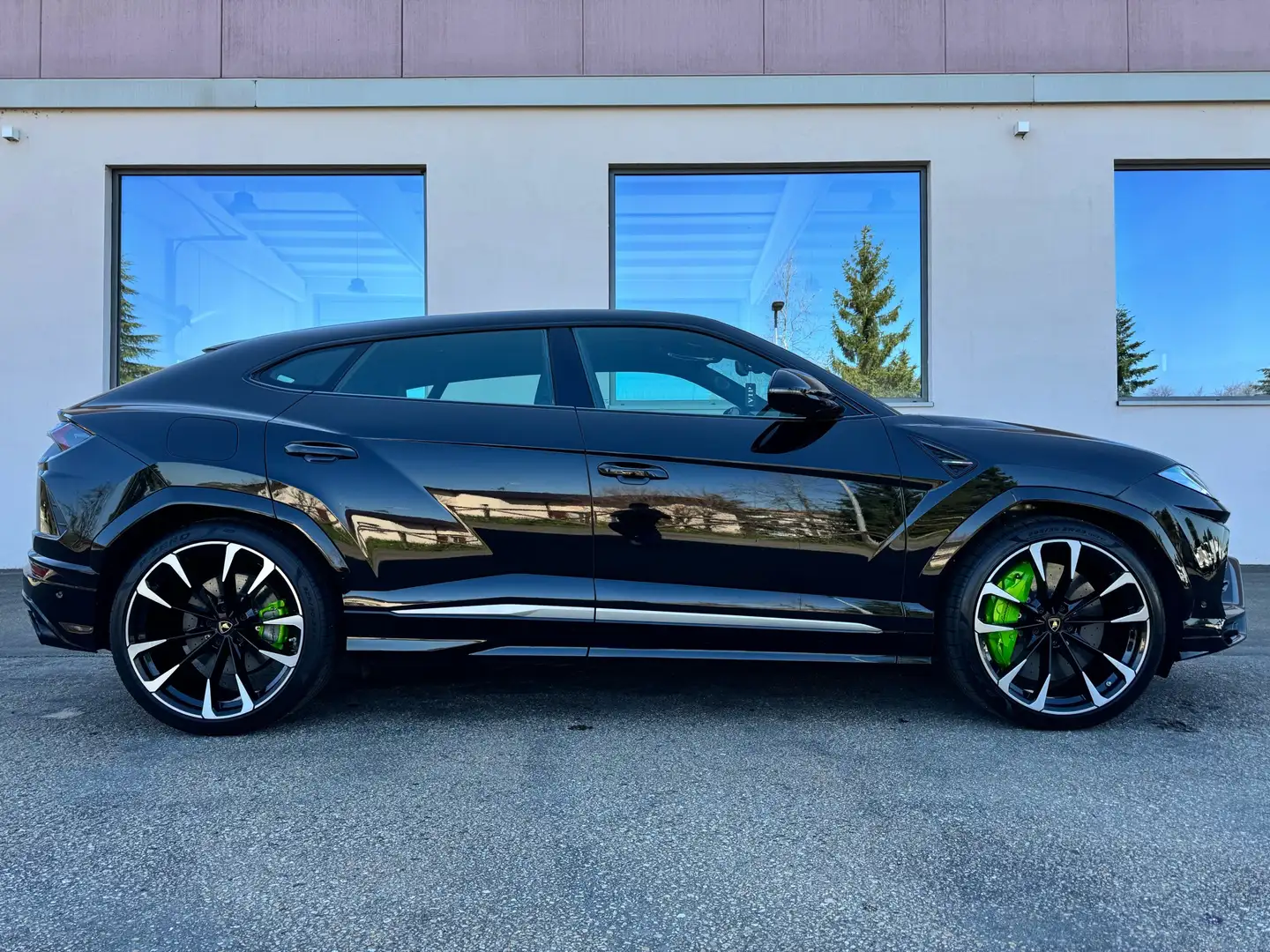 Lamborghini Urus STUPENDA IN TUTTO CON RUOTE POST STERZANTI TETTO A Nero - 2