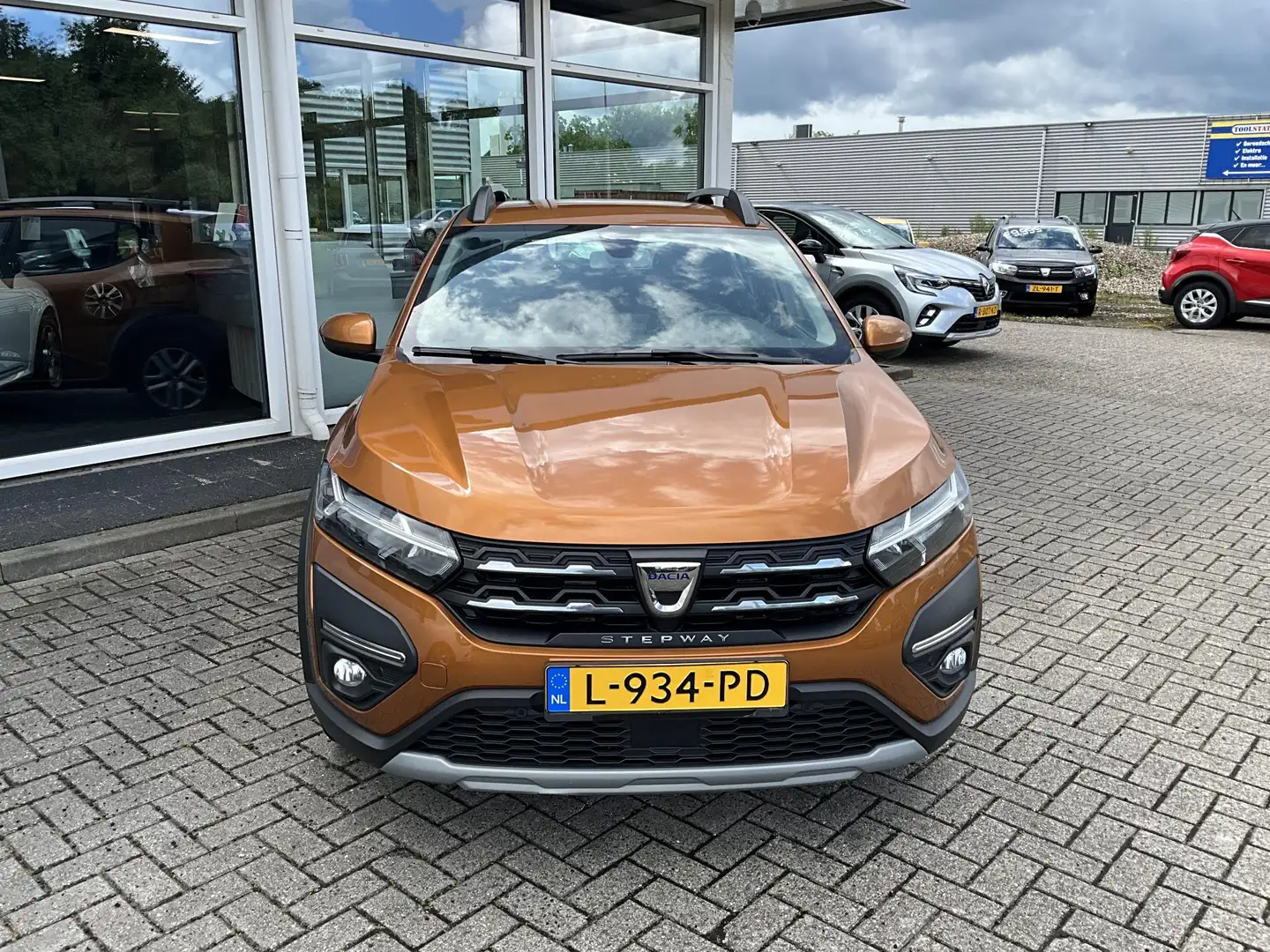 Dacia Sandero Stepway 1.0 TCe 100 Bi-Fuel Comfort Trekhaak | Cam Oranje - 2