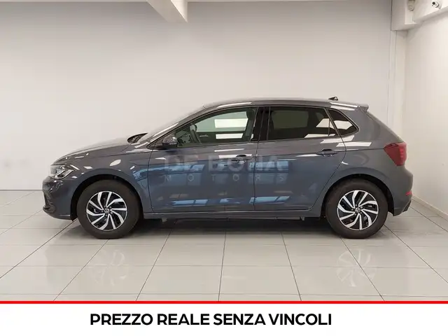 Volkswagen Polo view 3