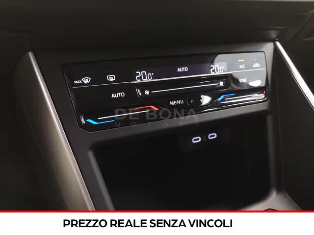 Volkswagen Polo view 12
