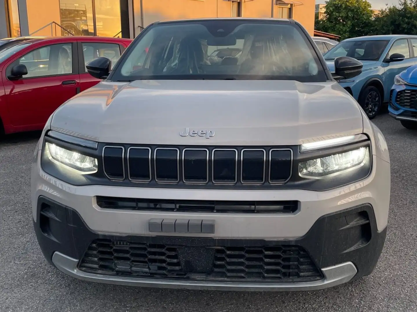 Jeep Avenger 1.2 turbo e-hybrid mhev Altitude fwd 110cv edct6 Beige - 1