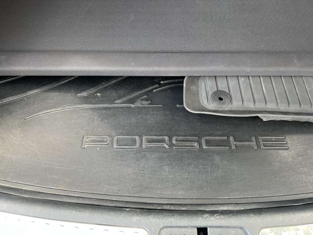 2017 Porsche Macan GTS thumb 20