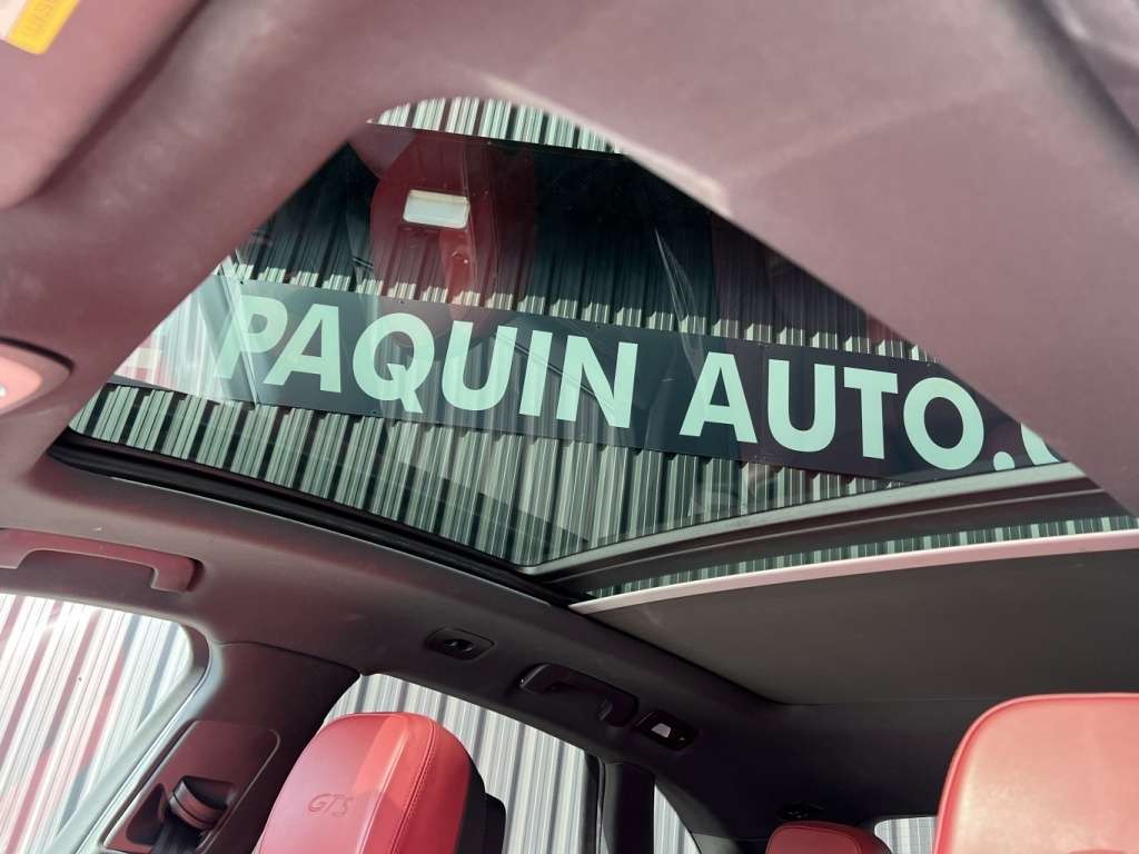 2017 Porsche Macan GTS thumb 10