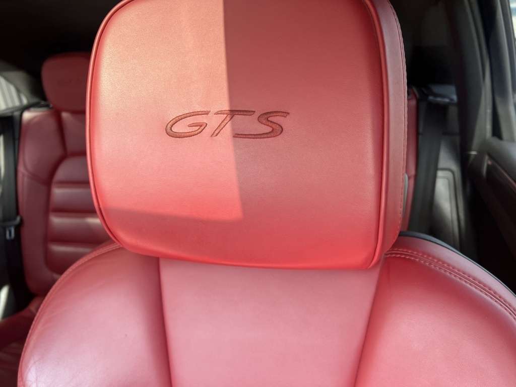 2017 Porsche Macan GTS thumb 11