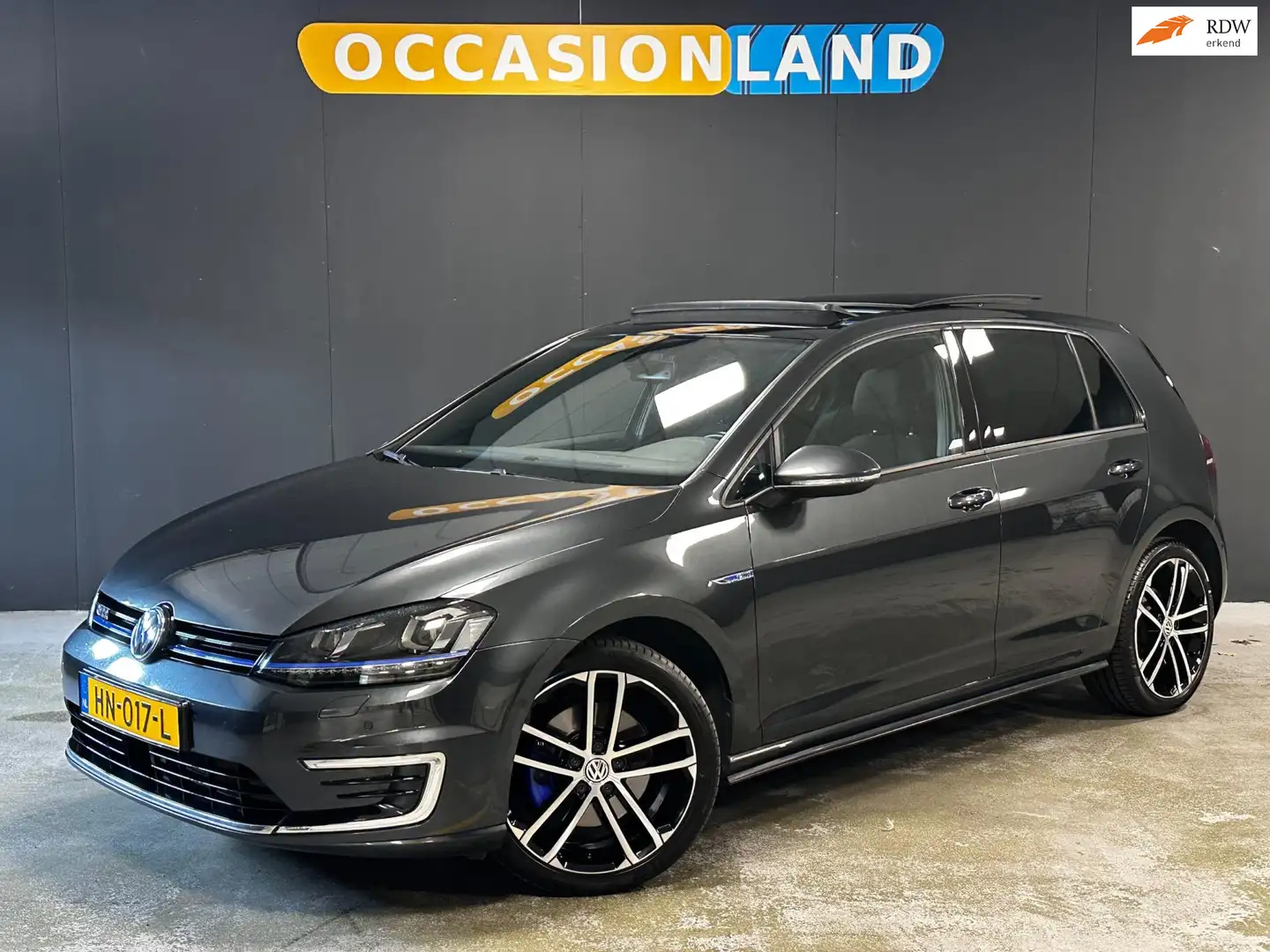 Volkswagen Golf GTE 1.4 TSI GTE|PANO|ACC|CARPLAY|CAMERA|LED|DAB|BLUETO Zwart - 1