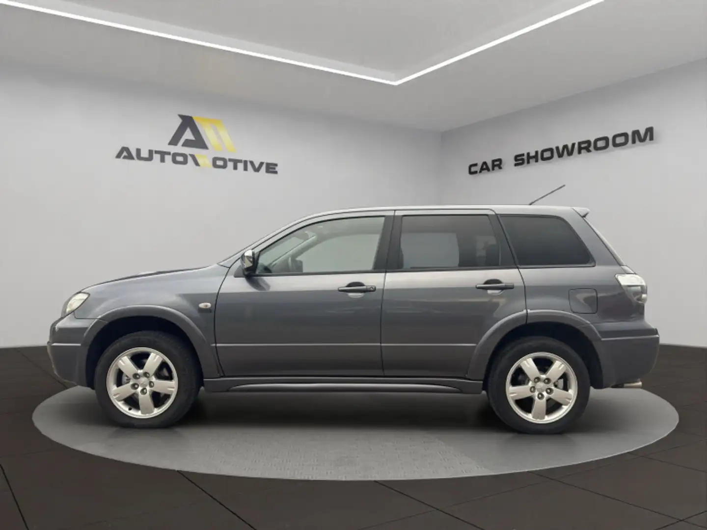 Mitsubishi Outlander 2.0 TURBO 4WD 202CV 4X4 Gris - 2
