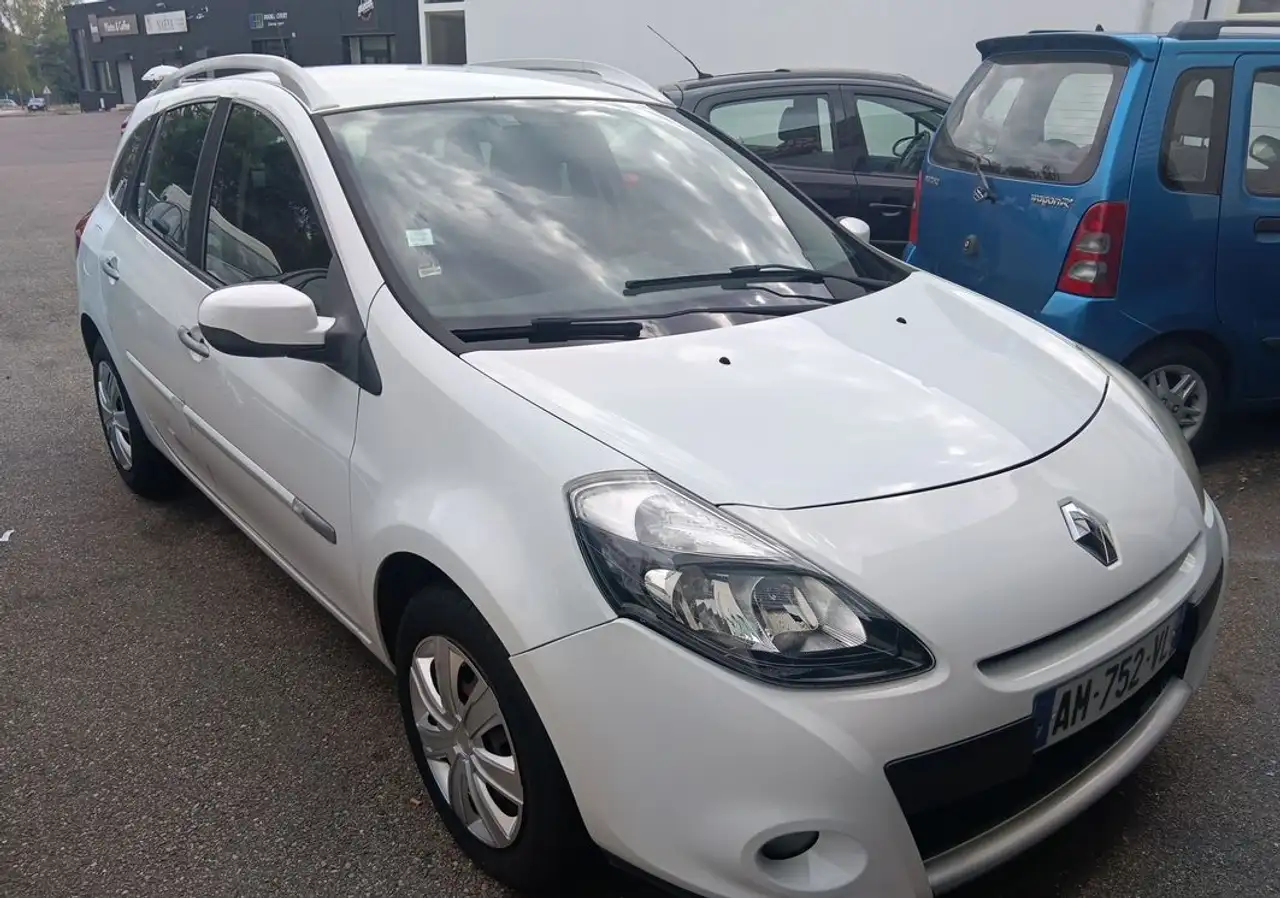 Renault Clio Citadine 3 portes — photo 4