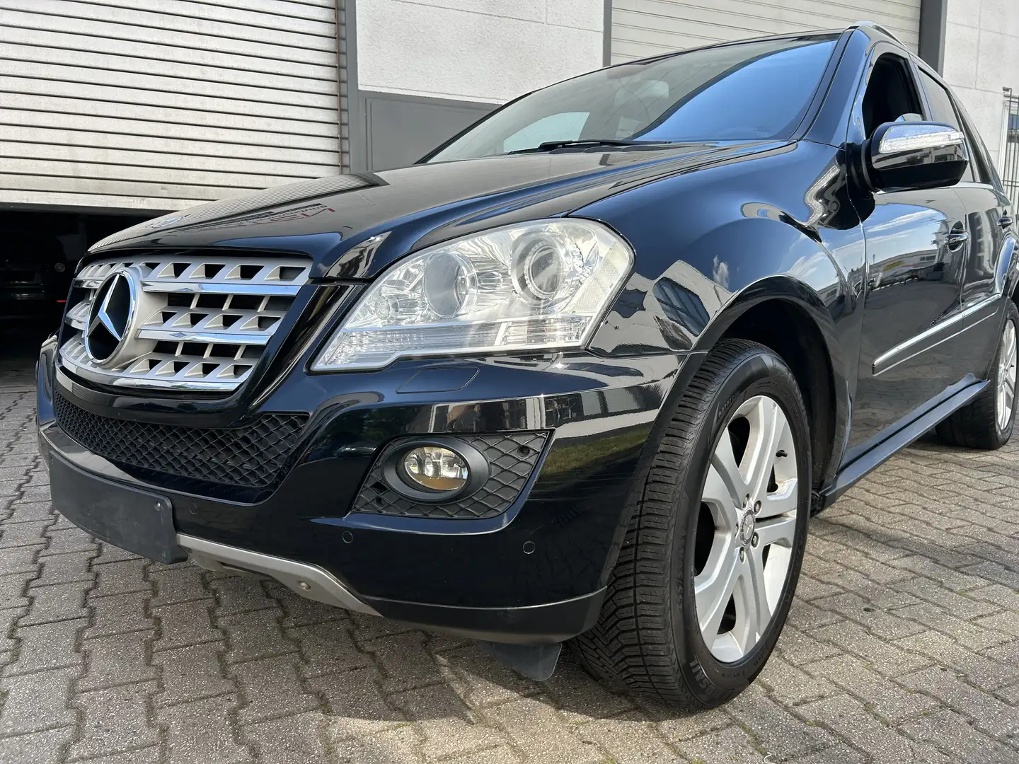 Mercedes-Benz ML 500 Mercedes ML 500 4 Matic Automatik Leder Comand Negro - 1
