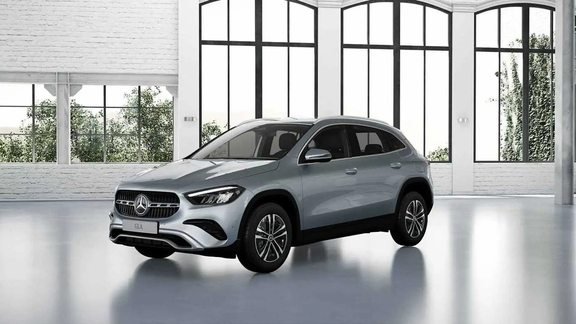 Mercedes-Benz GLA 180 STYLE EDITION srebrna - 1