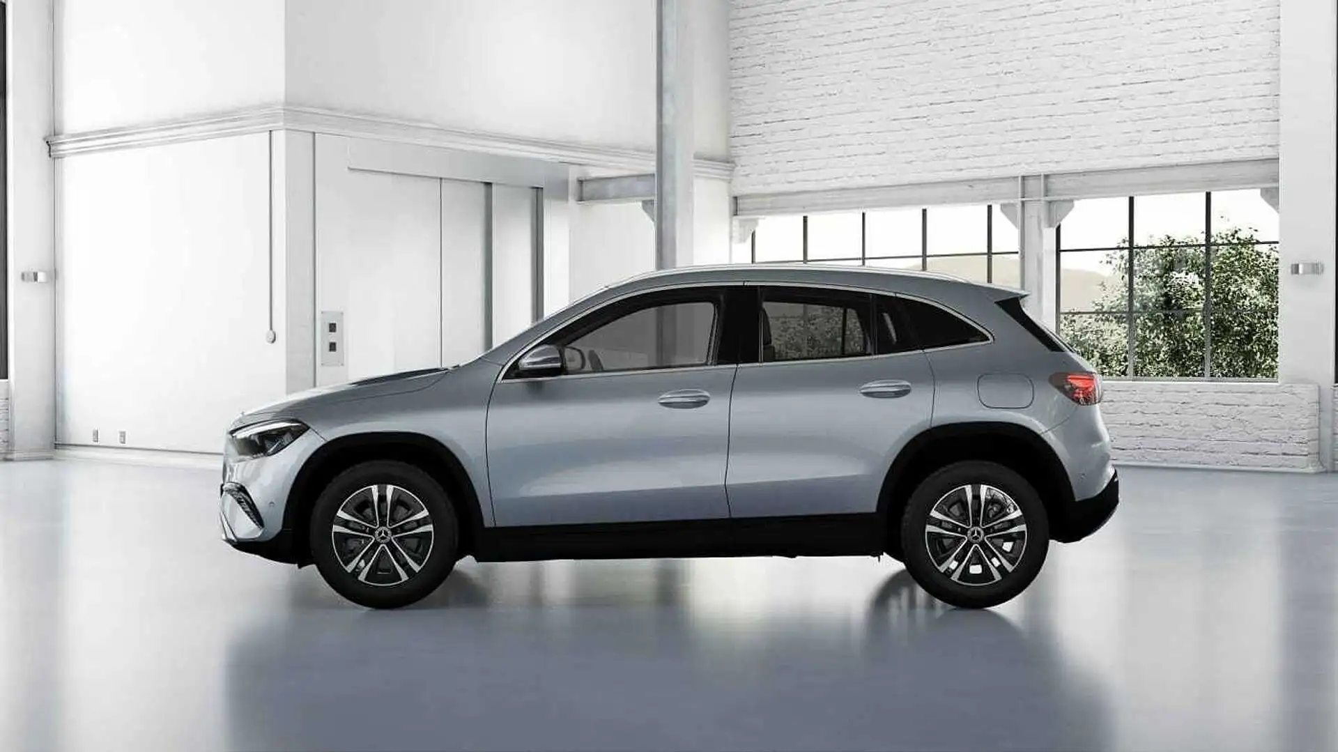 Mercedes-Benz GLA 180 STYLE EDITION srebrna - 2