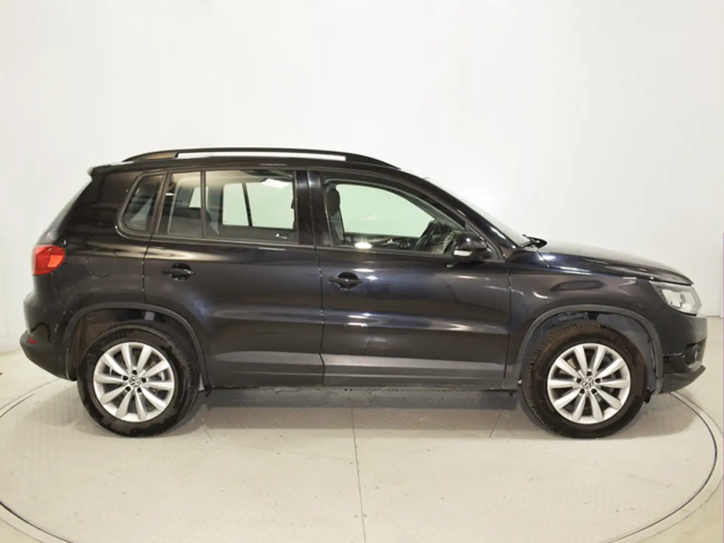 Volkswagen Tiguan 2.0TDI BMT T1 4x2 140 Zwart - 2