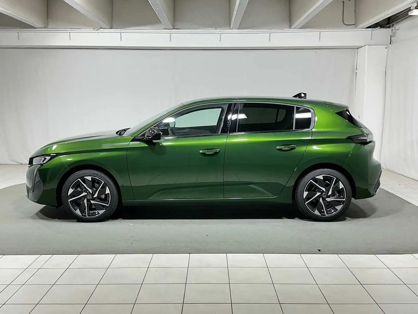 Peugeot 308 Hybrid 136 e-DCS6 Allure KM ZERO Verde - 2