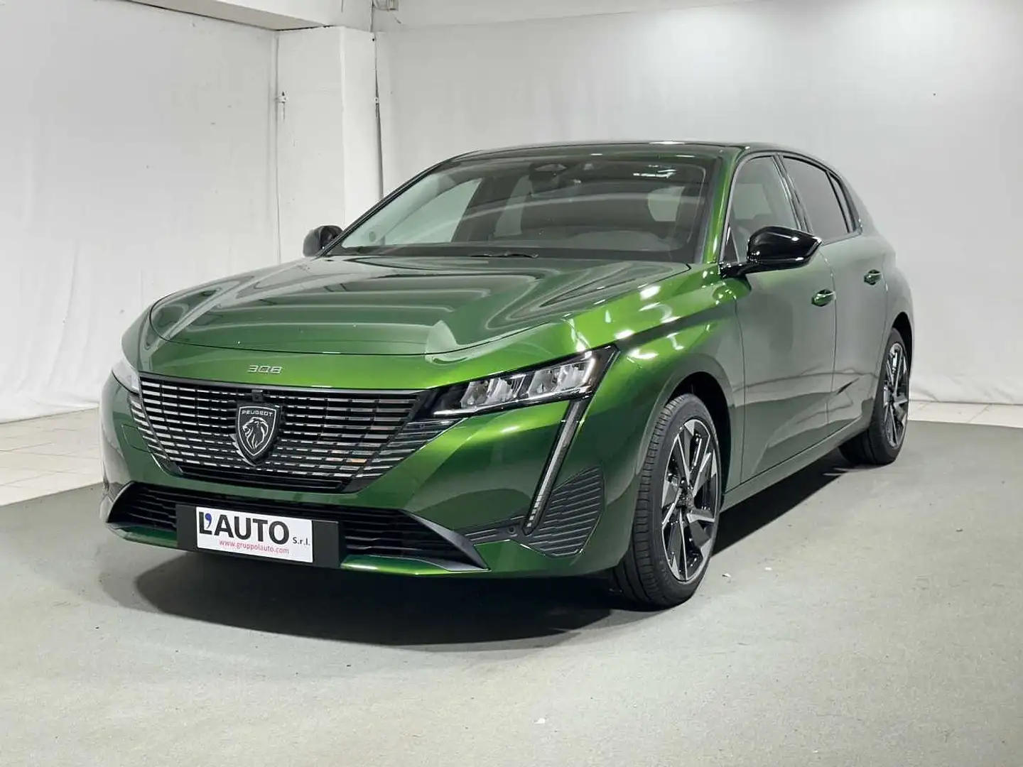 Peugeot 308 Hybrid 136 e-DCS6 Allure KM ZERO Verde - 1