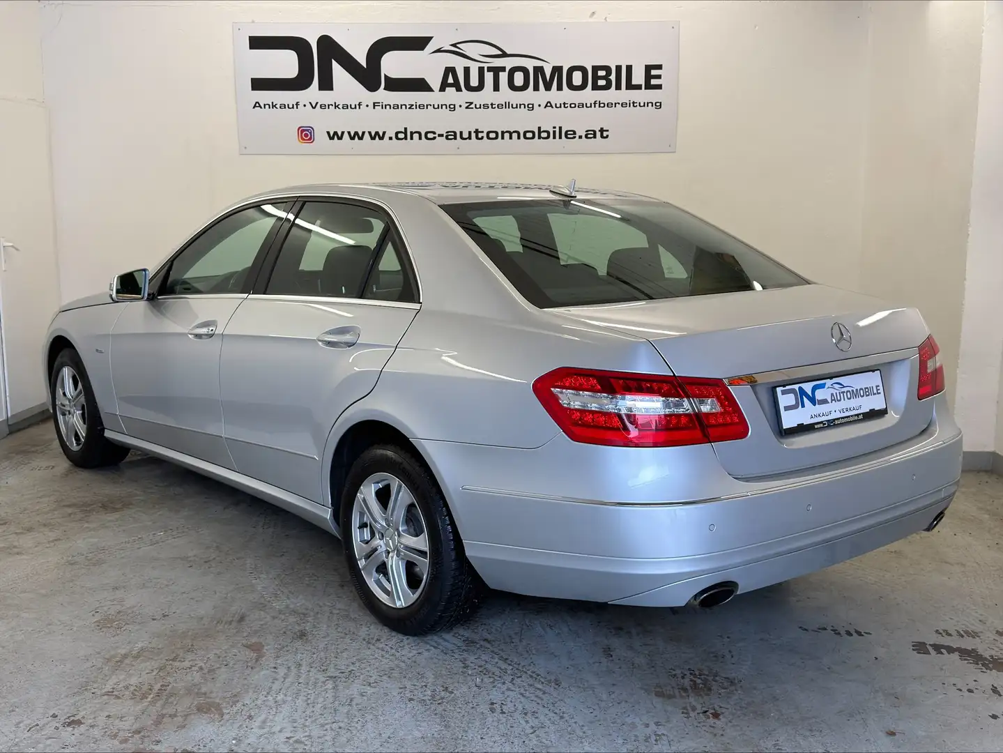 Mercedes-Benz E 350 Elegance BlueEfficiency CDI Aut. Grau - 2