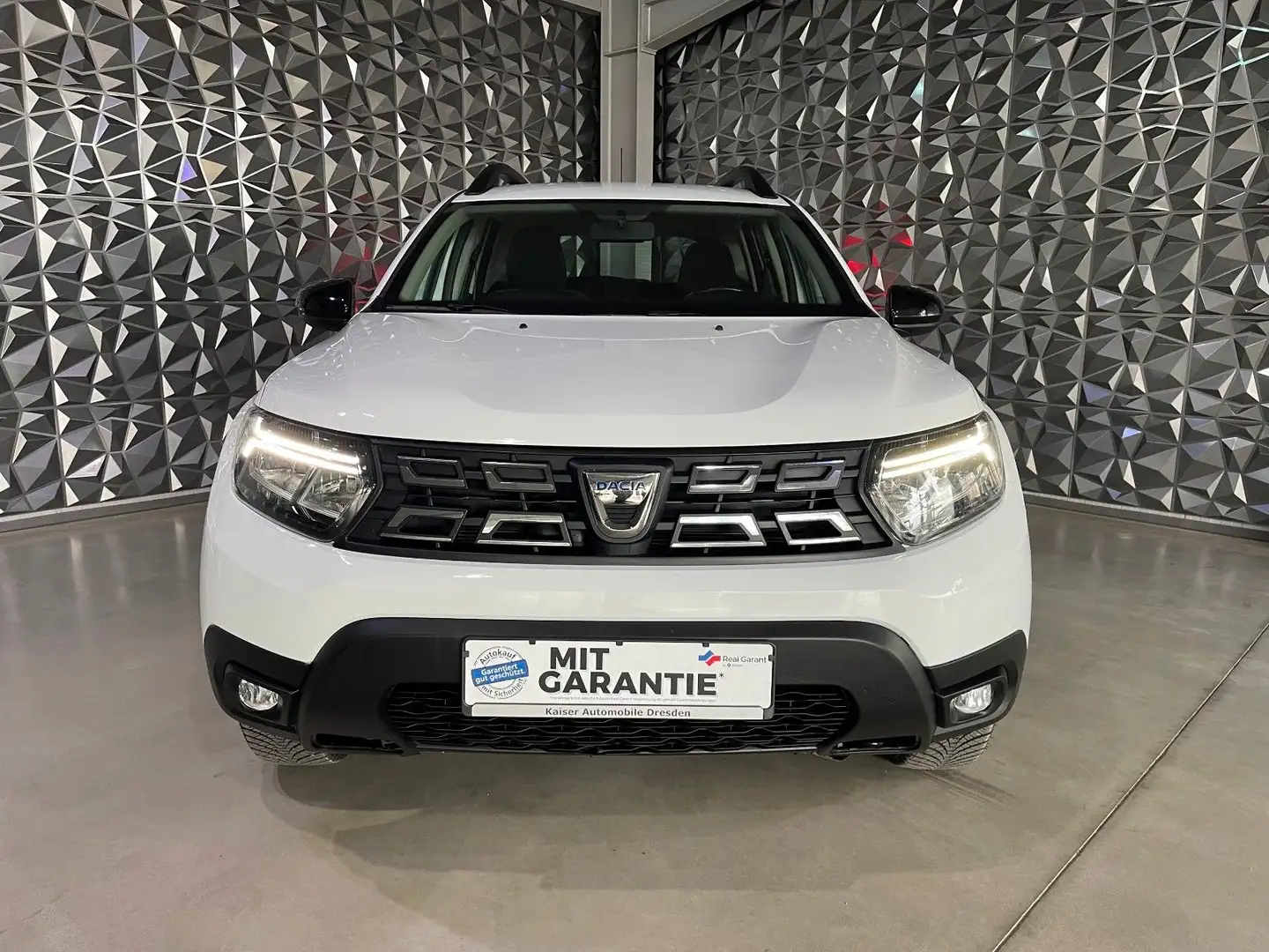 Dacia Duster II Comfort 4WD*LED*Klima*SitzHeiz*1-Hand* Weiß - 2