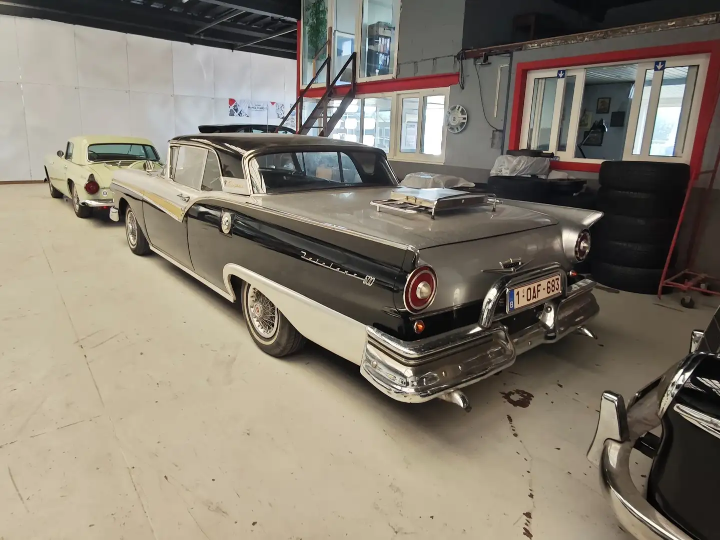 Ford Fairlane skyliner 1958 Srebrny - 2