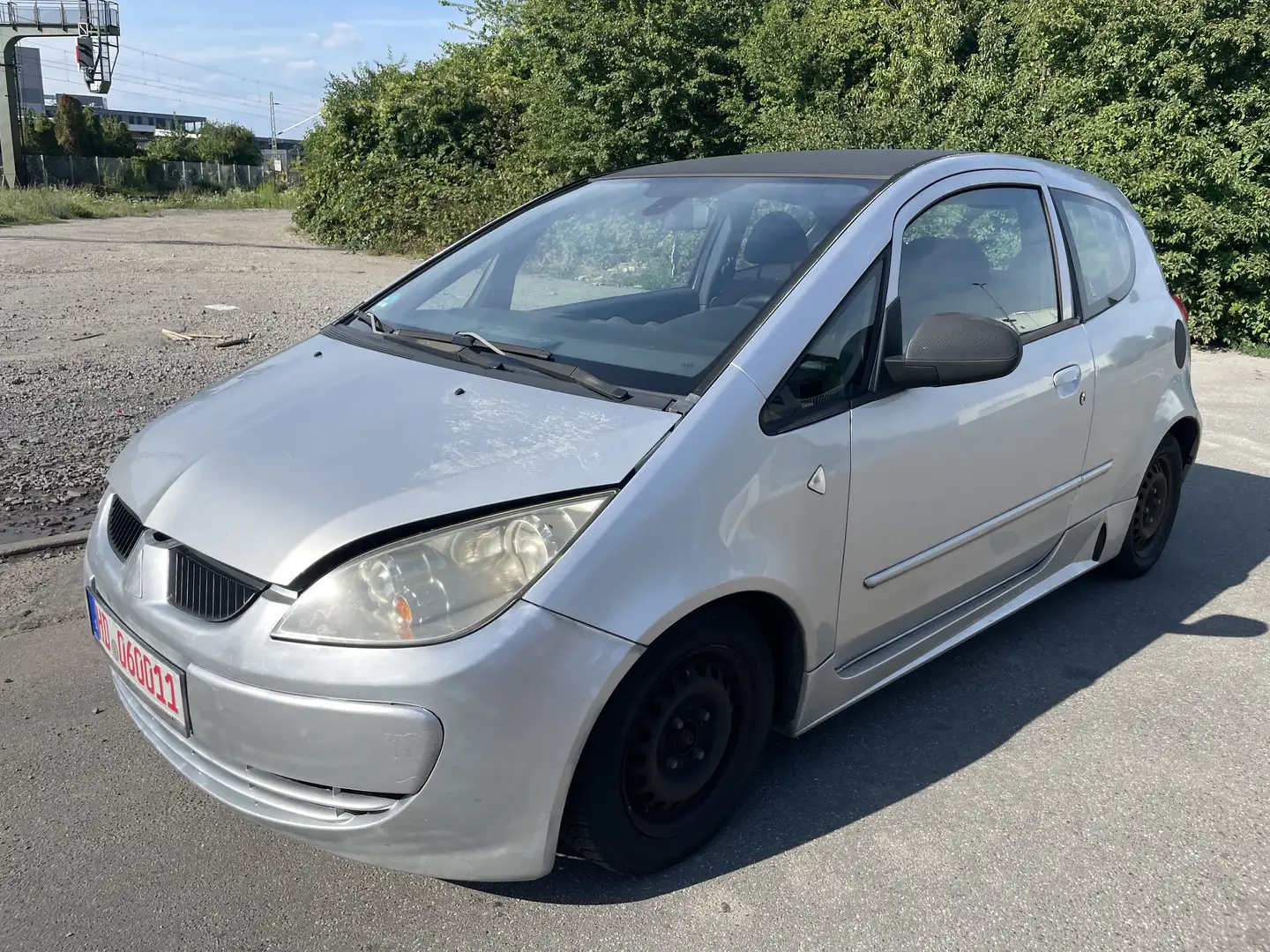 Mitsubishi Colt 1.1 Motion Grau - 1