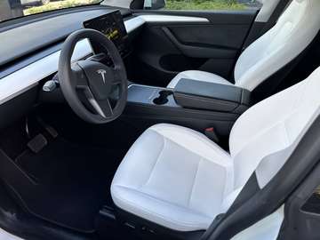 Model Y 4x4 Dual Long Range (378 kW/517pk) full
