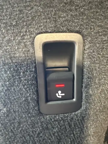 Audi A6 view 9