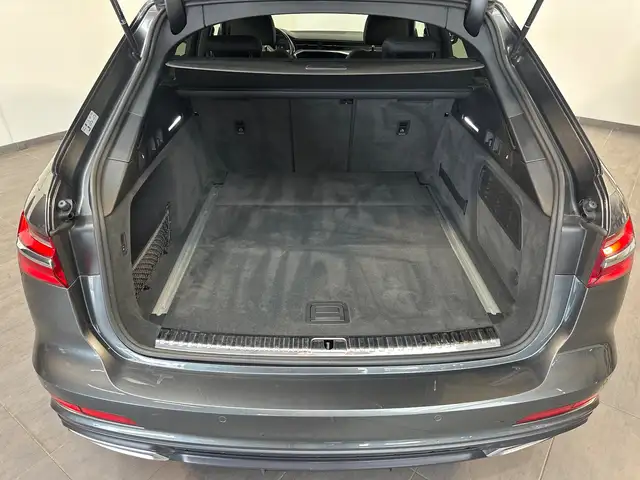 Audi A6 view 6