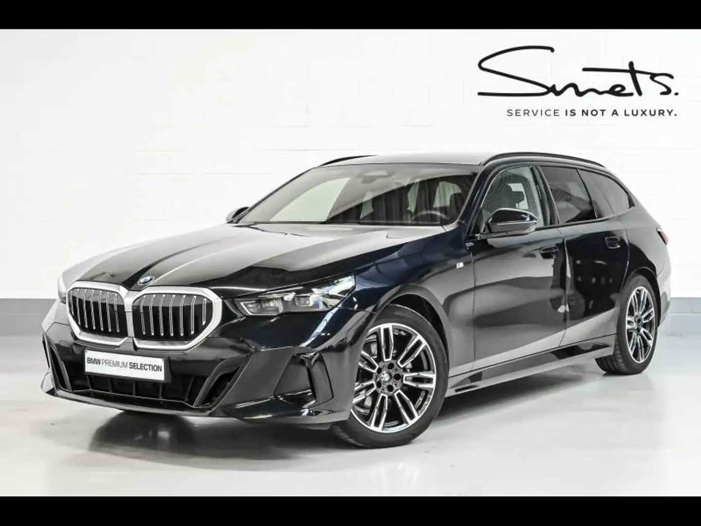 BMW 520 xDrive-M Pack-Pano-Harman-HUD-ACC-Trekhaak Zwart - 1