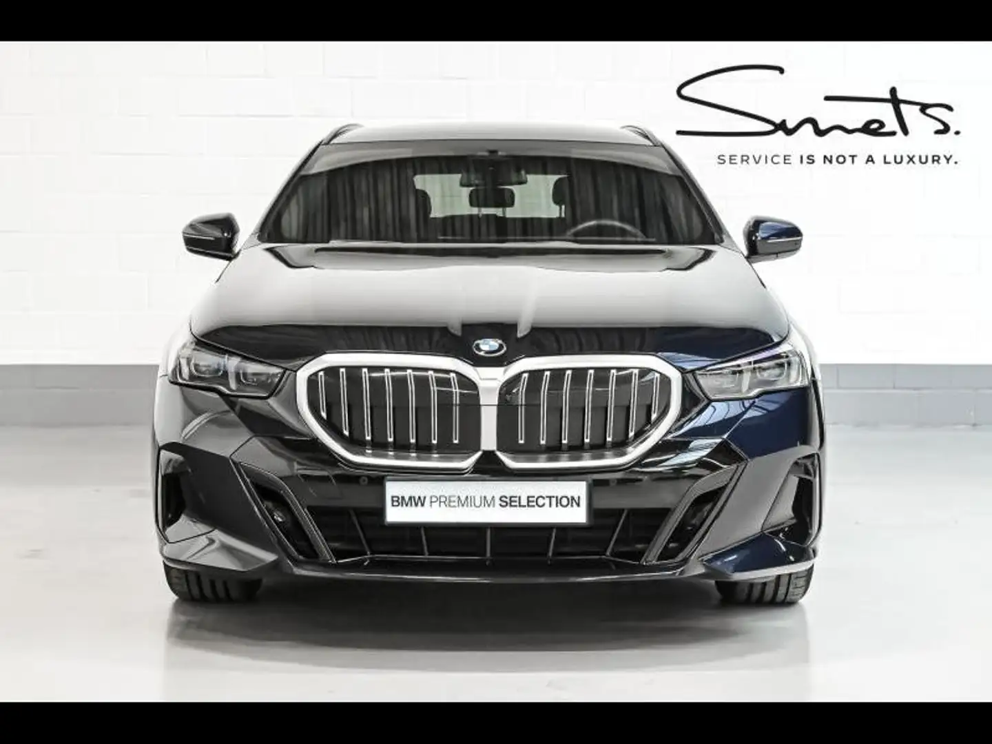BMW 520 xDrive-M Pack-Pano-Harman-HUD-ACC-Trekhaak Zwart - 2