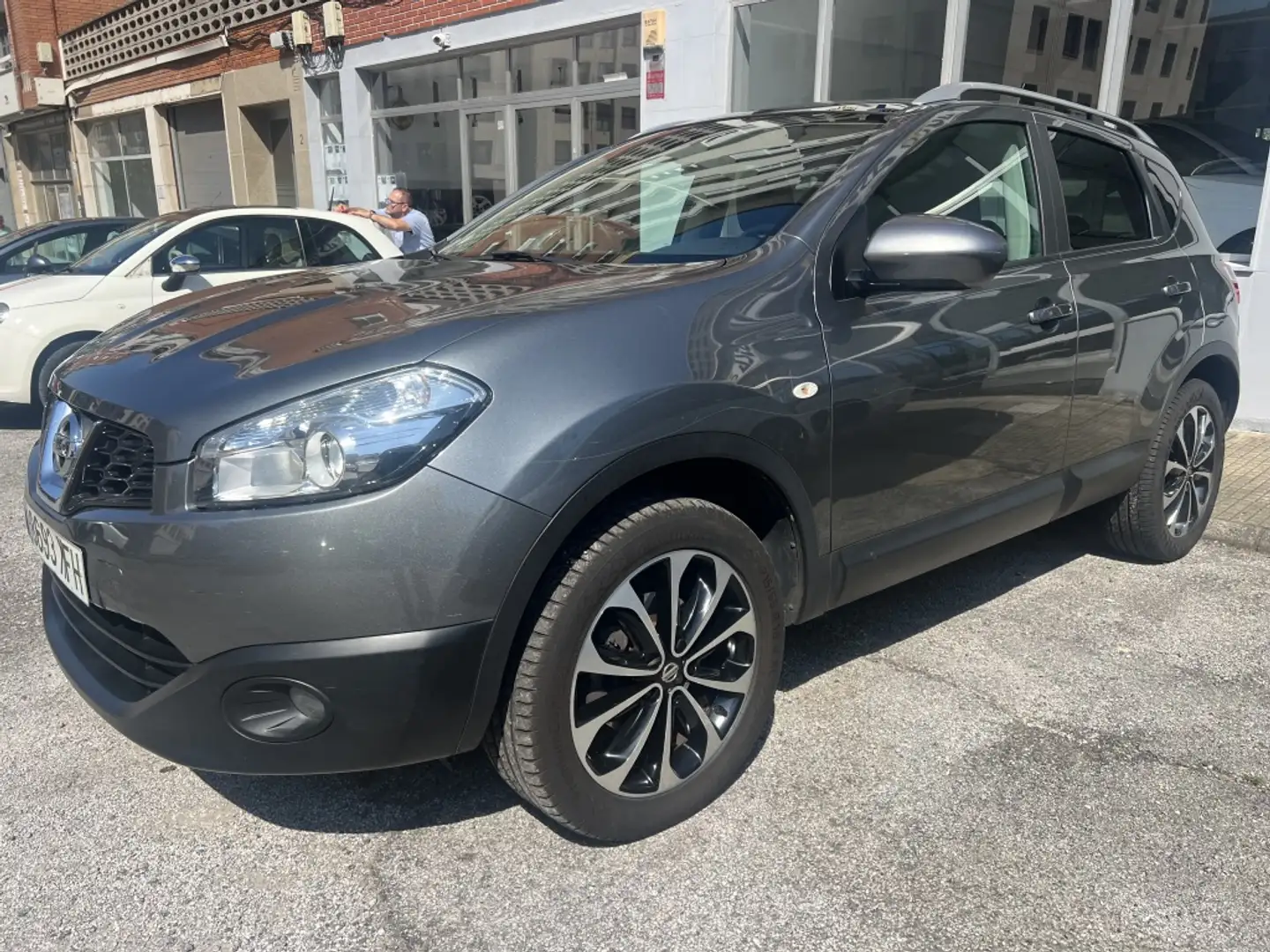 Nissan Qashqai Q+2 1.5dCi Tekna Premium 4x2 17´´ Gris - 2