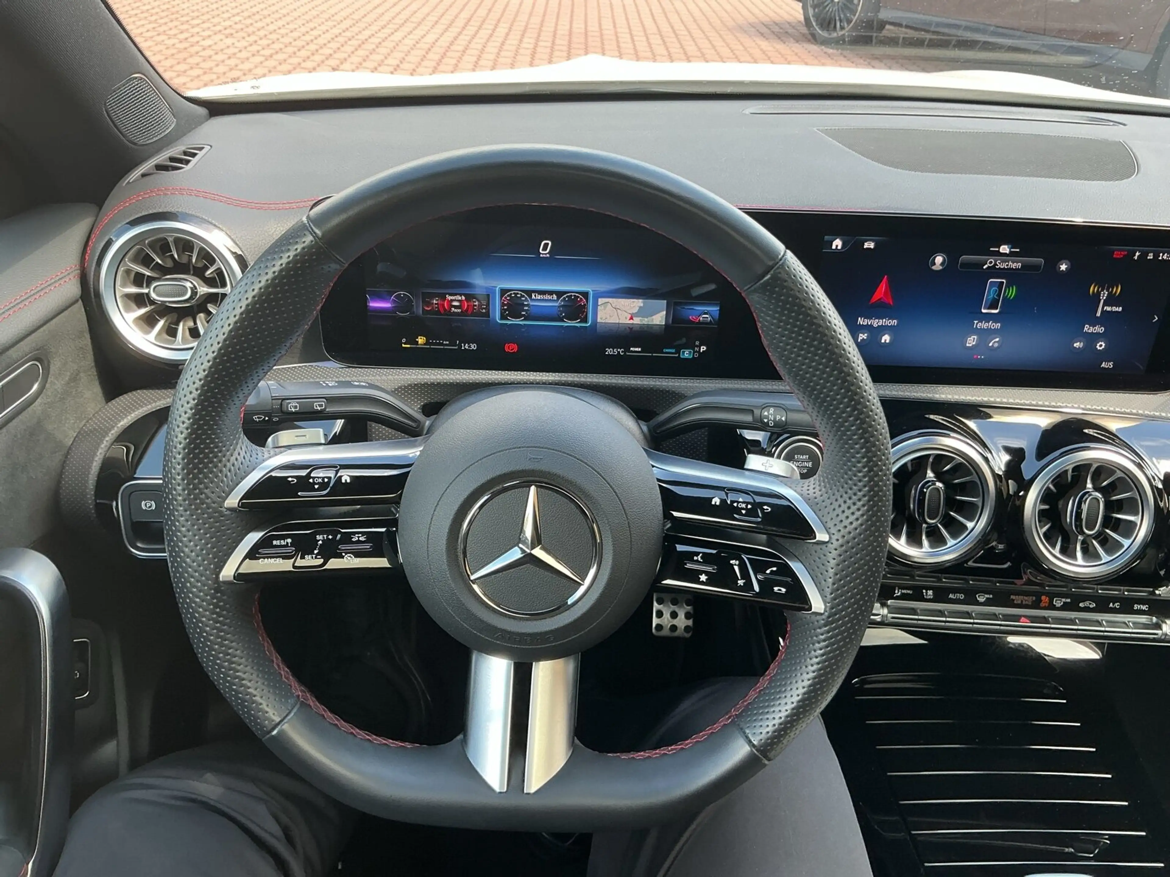 Mercedes-Benz CLA 200 CLA 200 SB AMG PanoD RüKa Multibeam Nightp Sound — photo 13