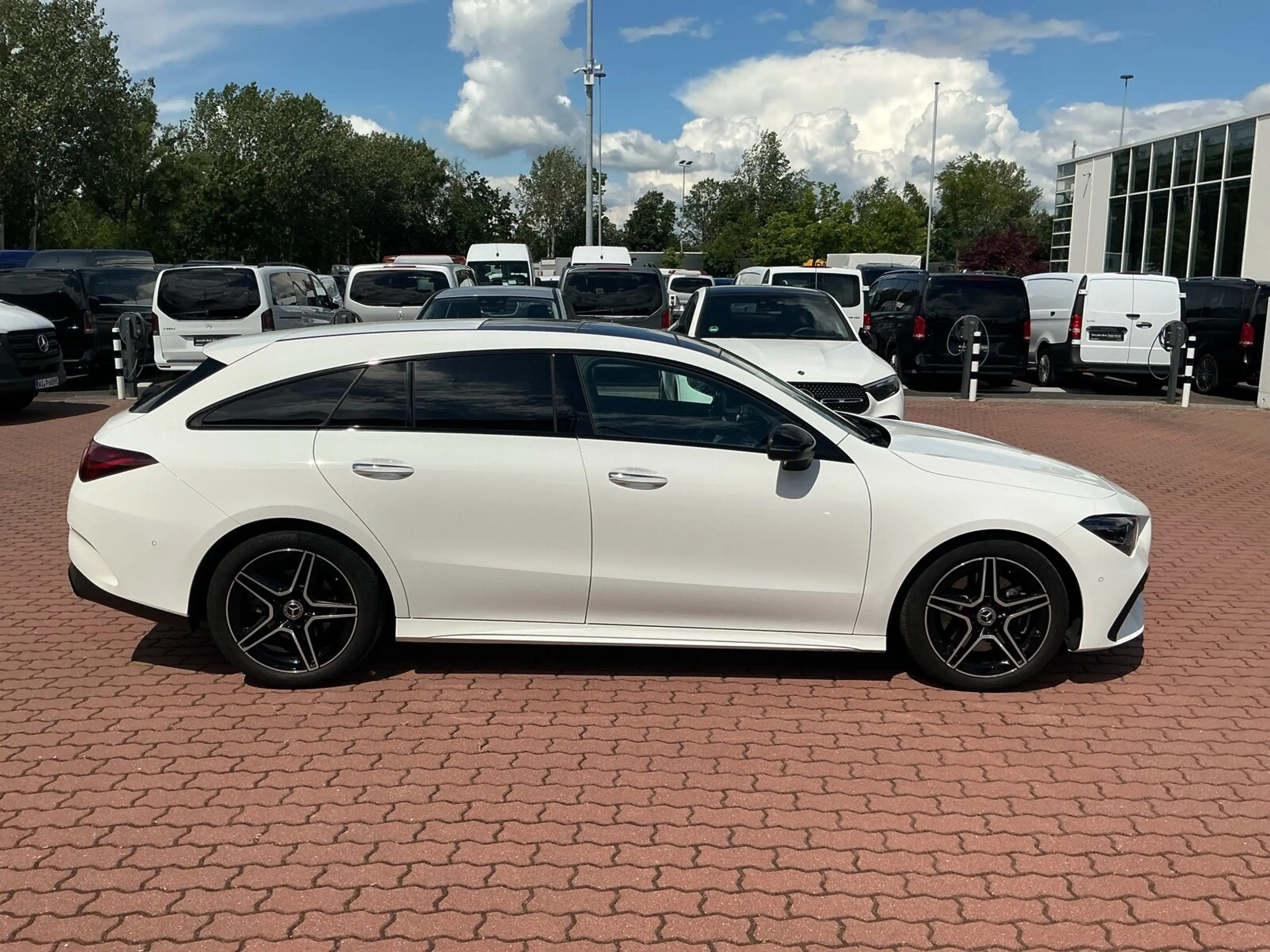 Mercedes-Benz CLA 200 CLA 200 SB AMG PanoD RüKa Multibeam Nightp Sound — photo 8