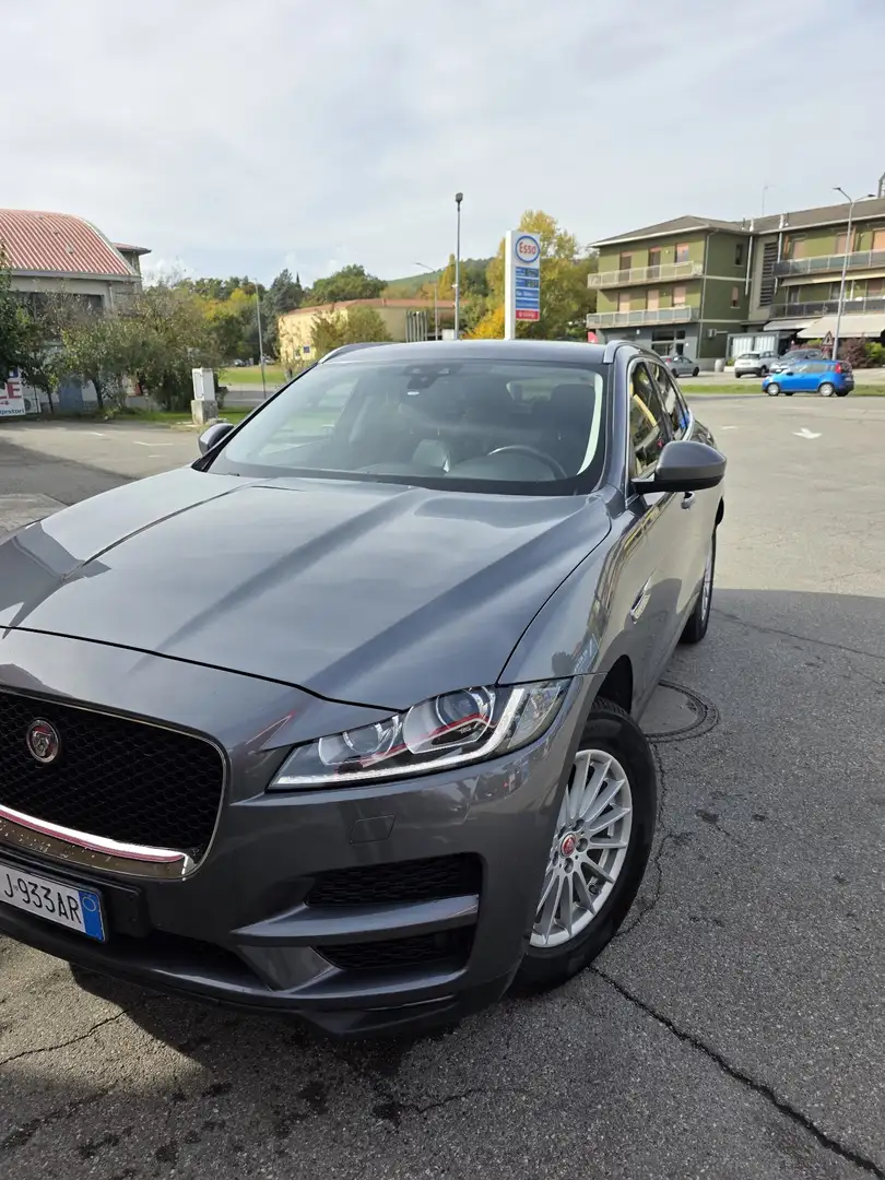 Jaguar E-Pace 2.0d i4 R-Dynamic S awd 180cv - 1