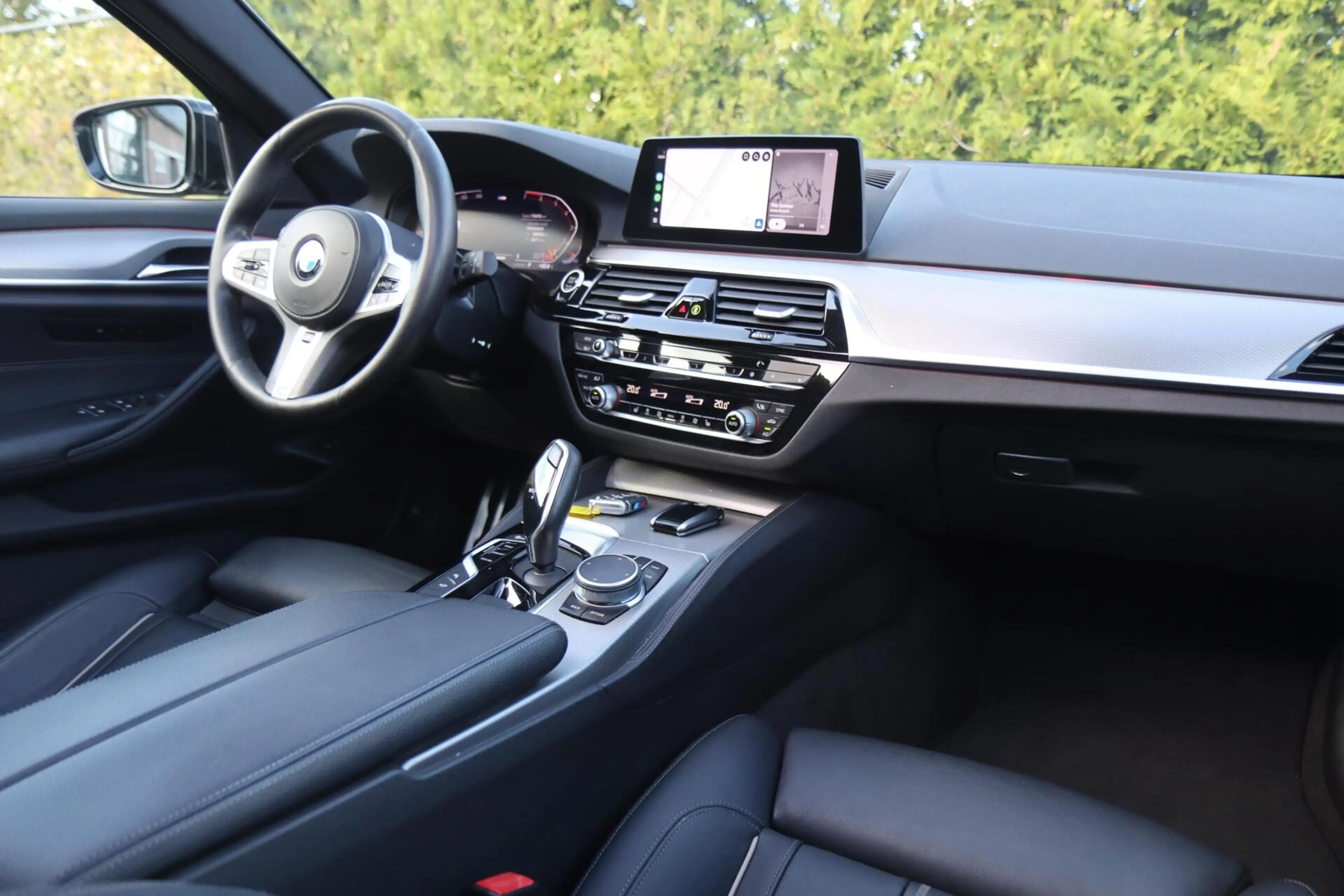 BMW 530 5-serie Touring 530i xDrive High Executive | PANO — photo 11