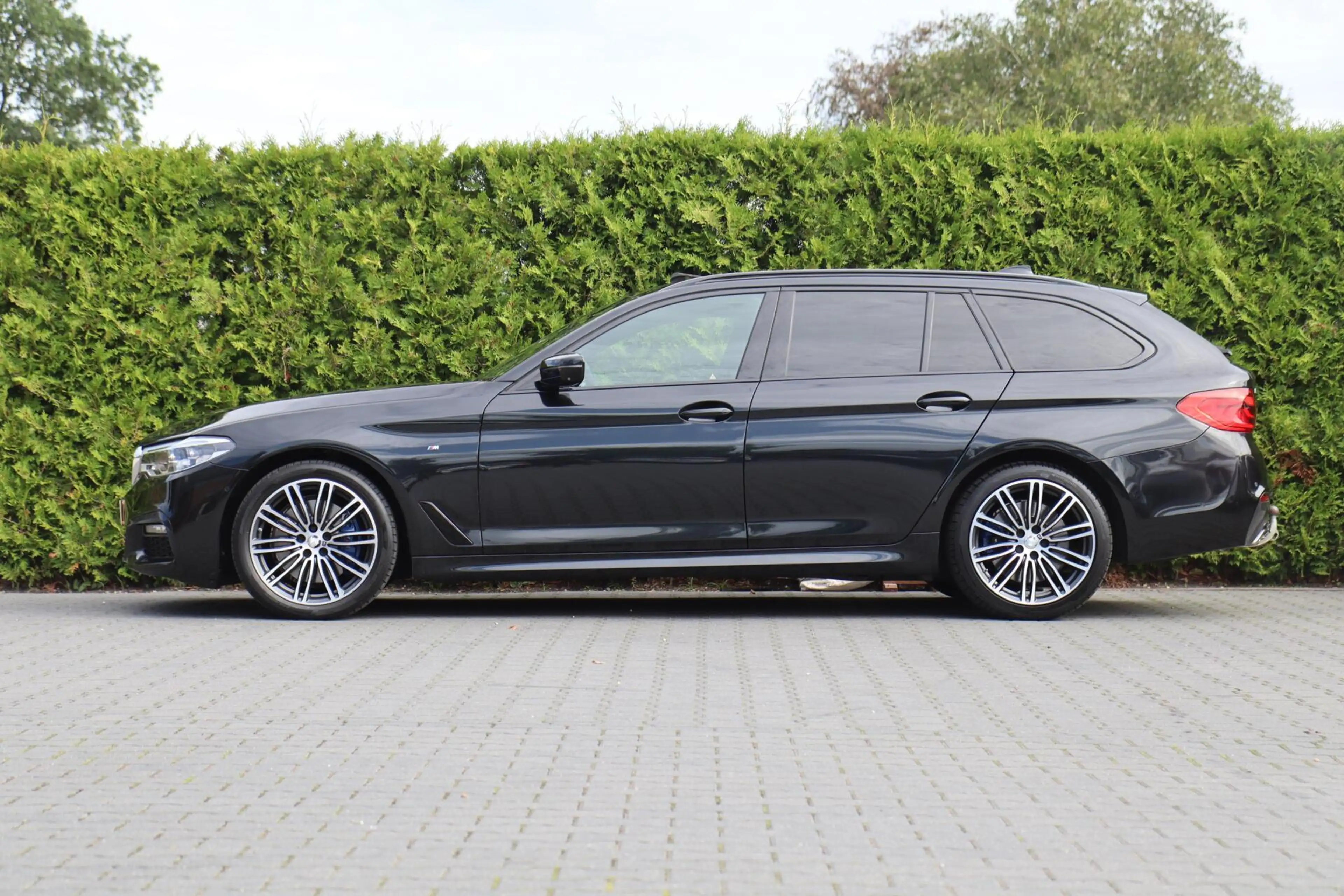 BMW 530 5-serie Touring 530i xDrive High Executive | PANO — photo 3