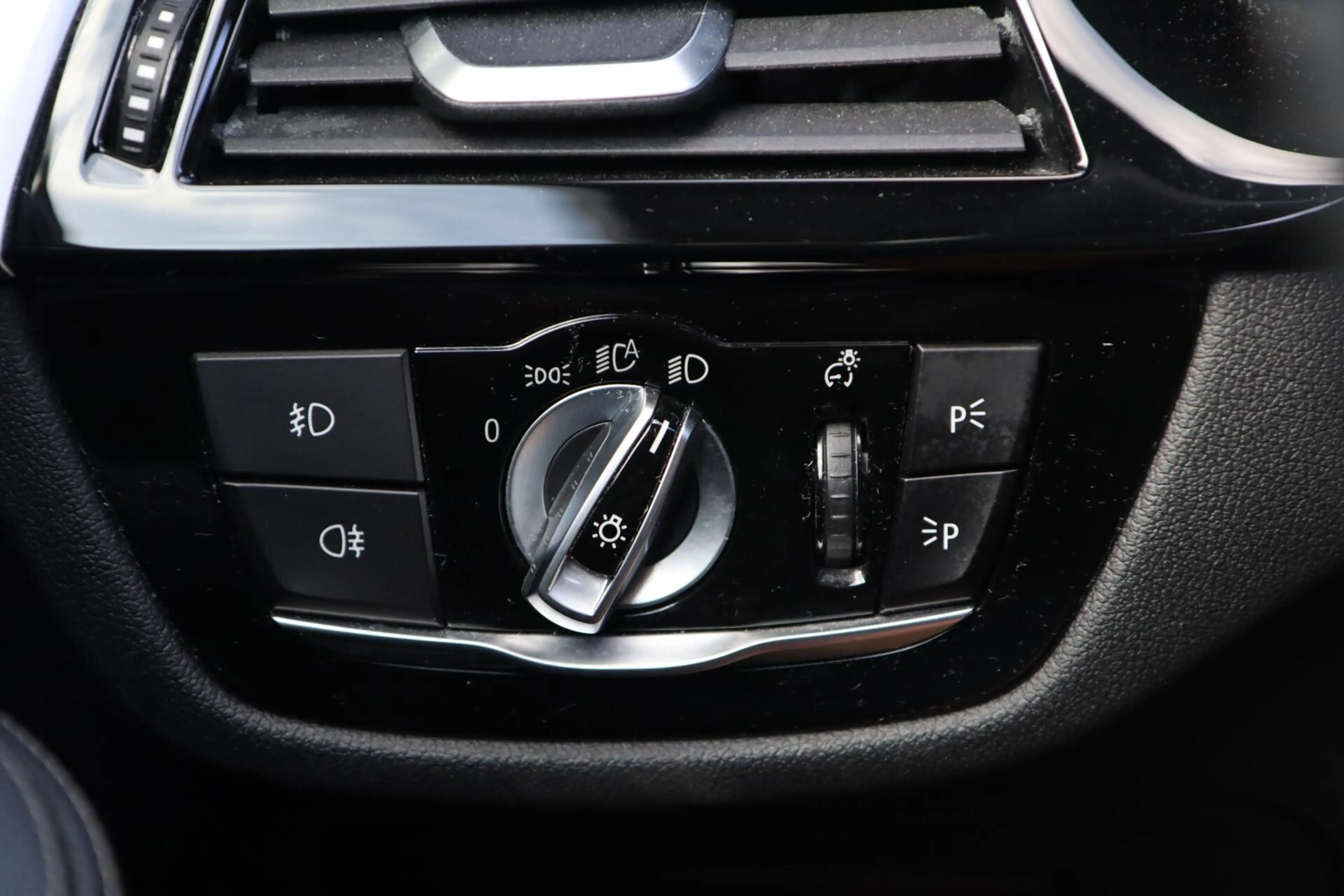 BMW 530 5-serie Touring 530i xDrive High Executive | PANO — photo 29