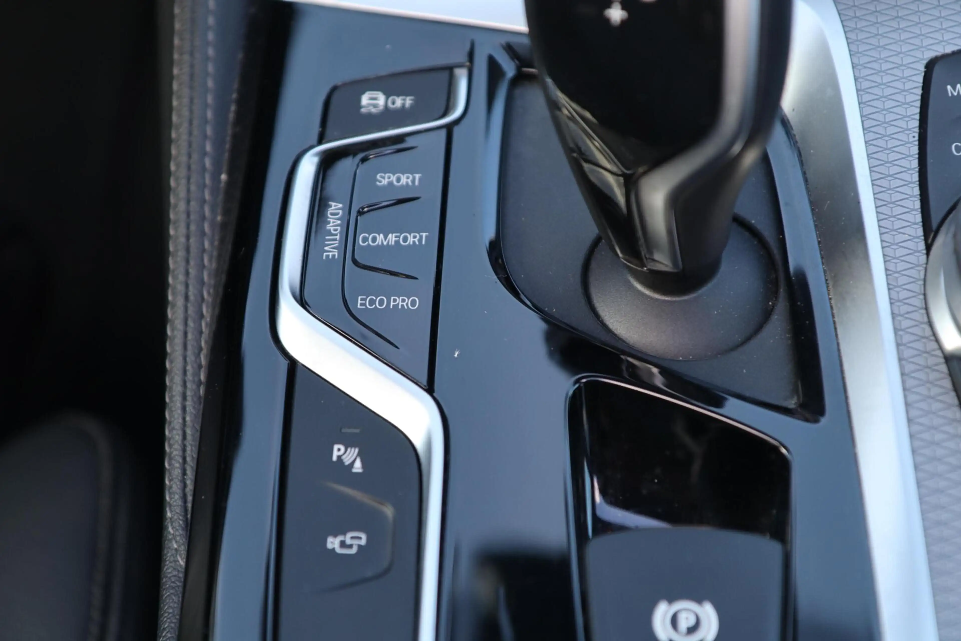 BMW 530 5-serie Touring 530i xDrive High Executive | PANO — photo 16