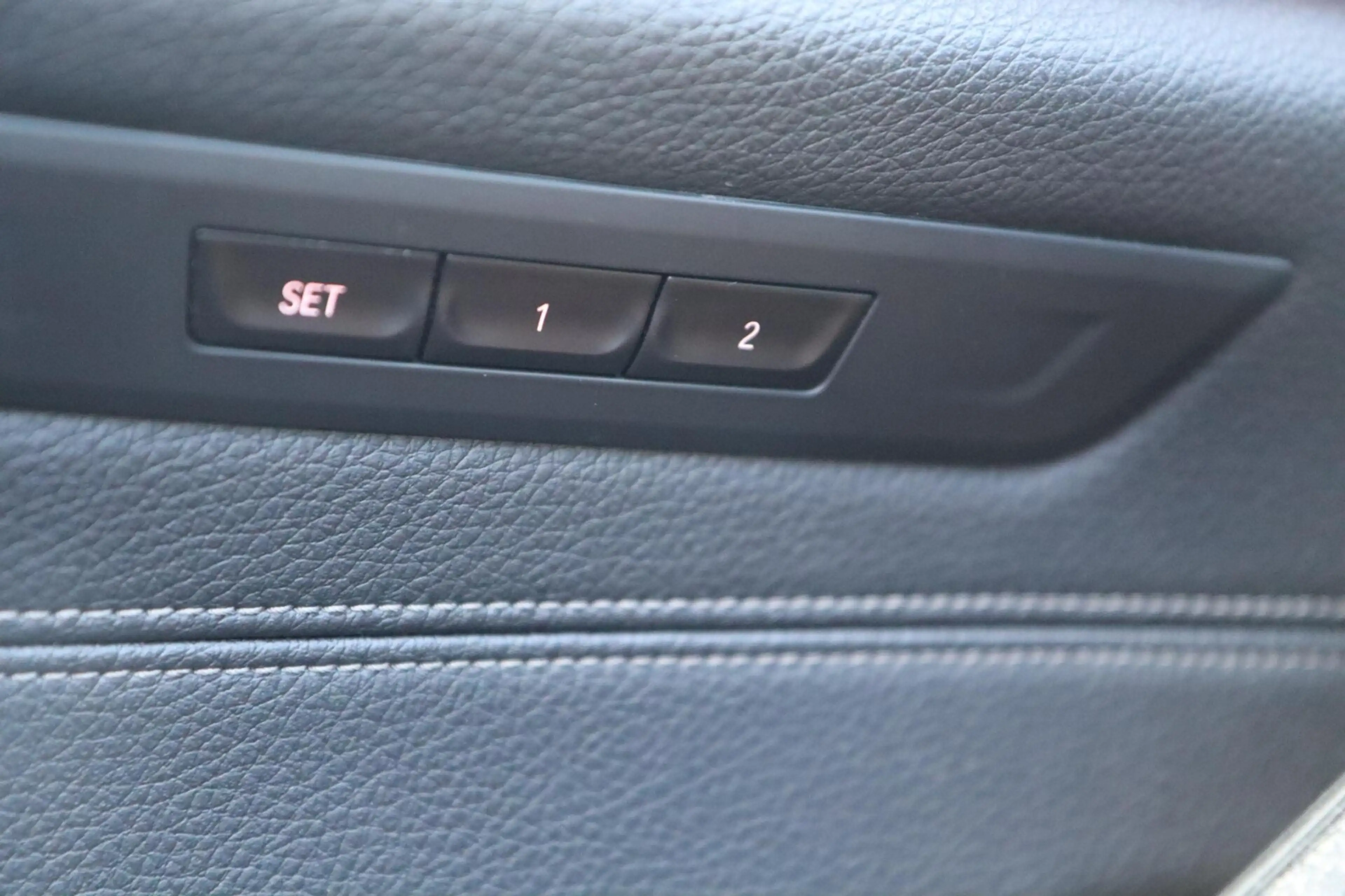 BMW 530 5-serie Touring 530i xDrive High Executive | PANO — photo 26