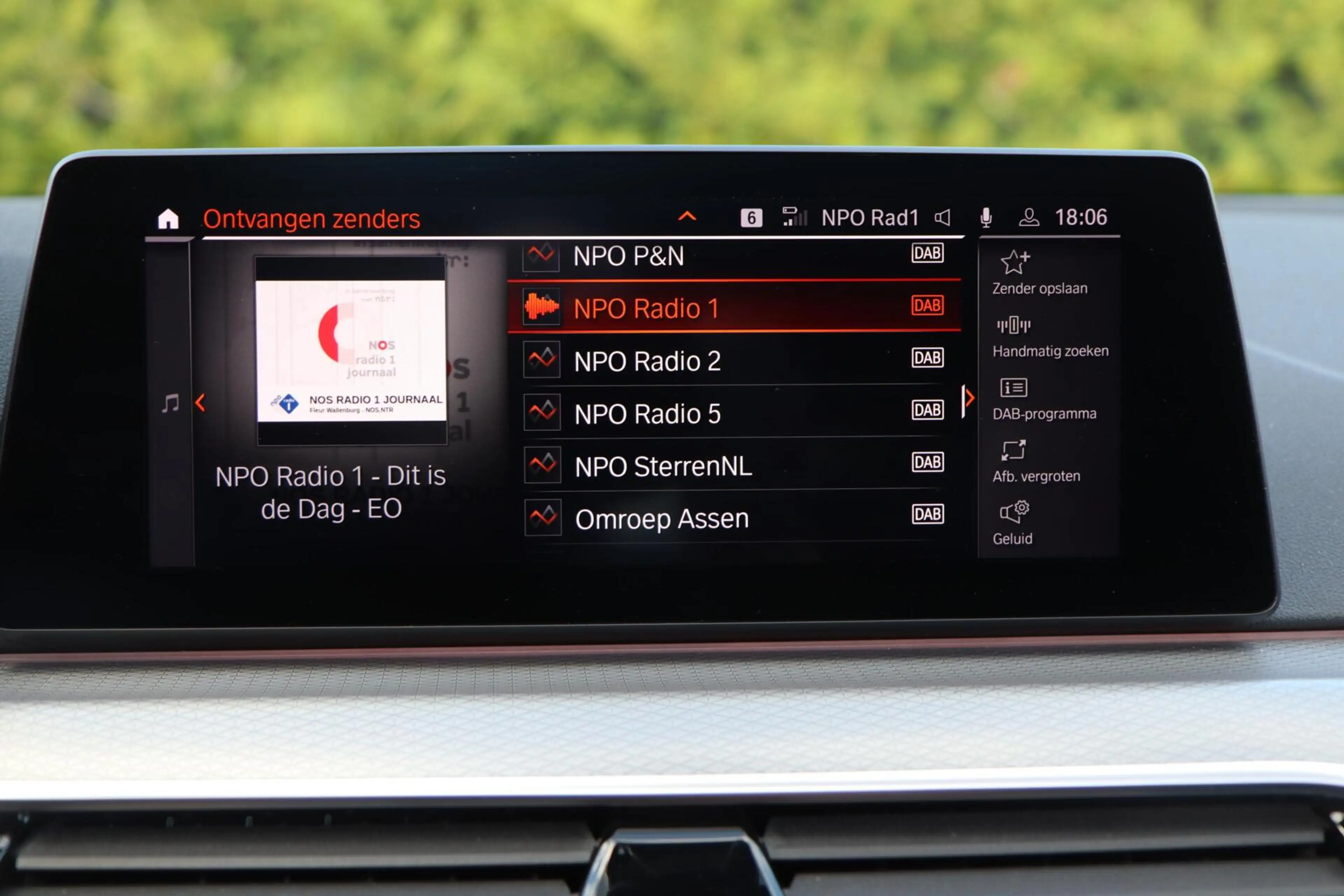 BMW 530 5-serie Touring 530i xDrive High Executive | PANO — photo 37