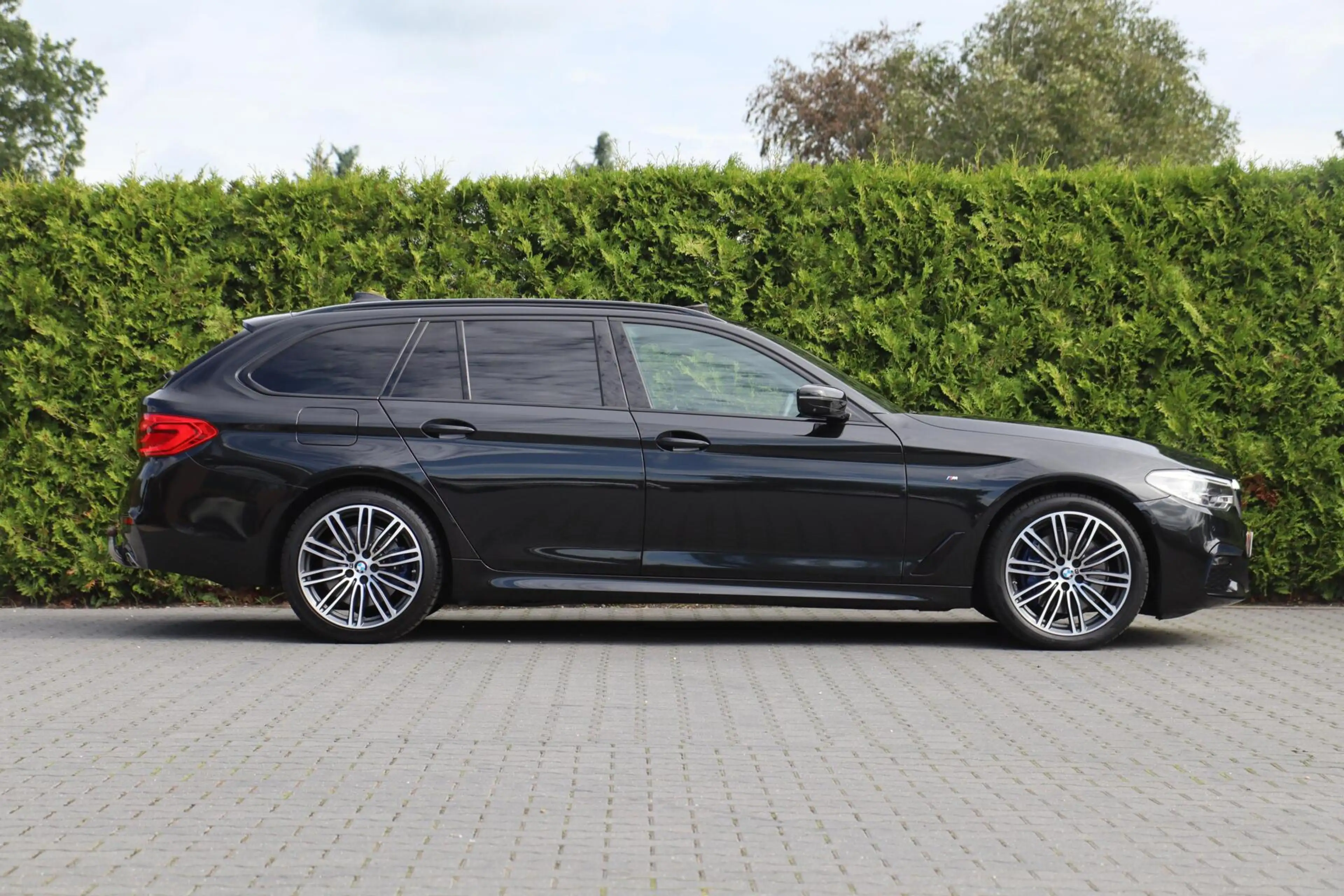 BMW 530 5-serie Touring 530i xDrive High Executive | PANO — photo 4