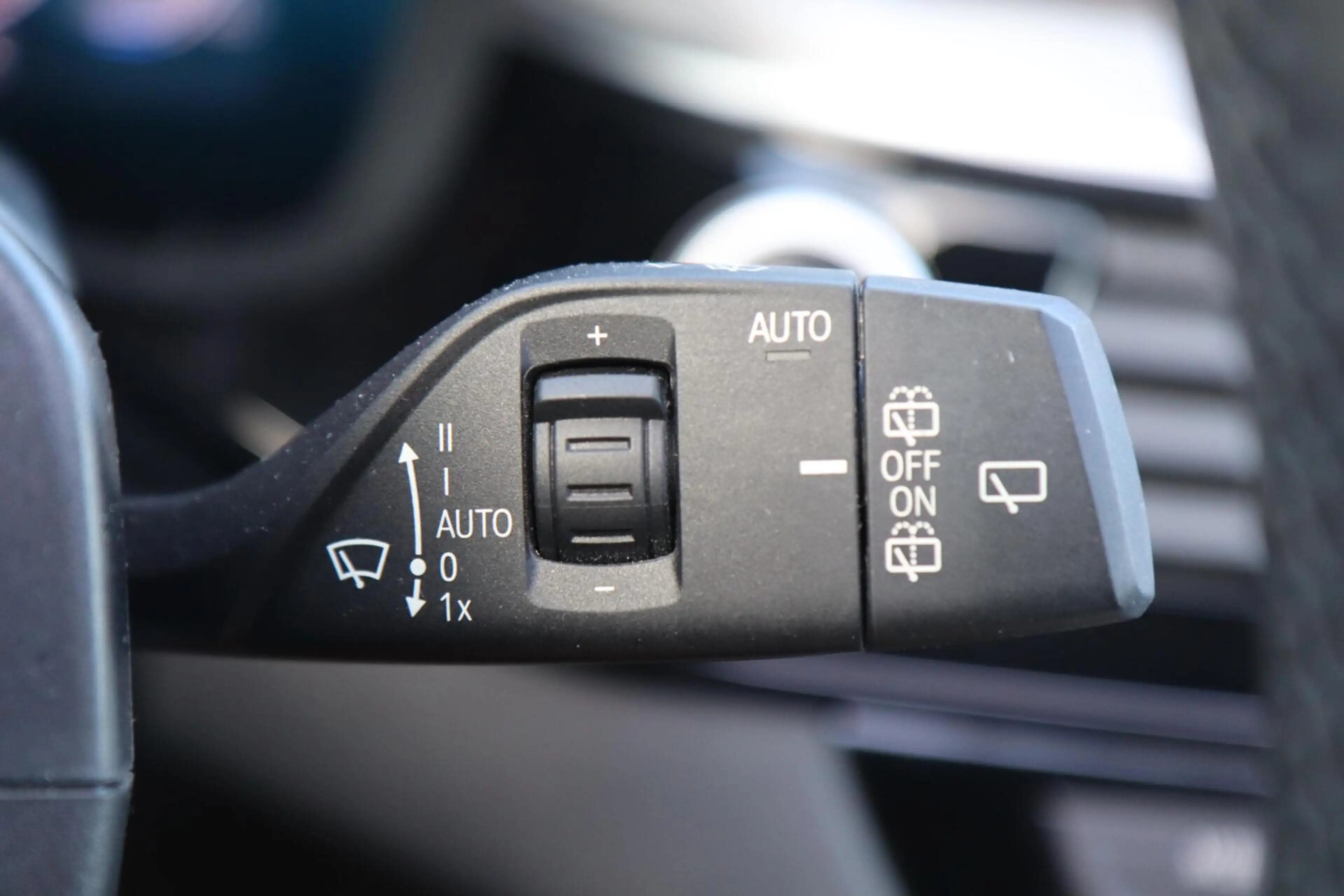 BMW 530 5-serie Touring 530i xDrive High Executive | PANO — photo 31