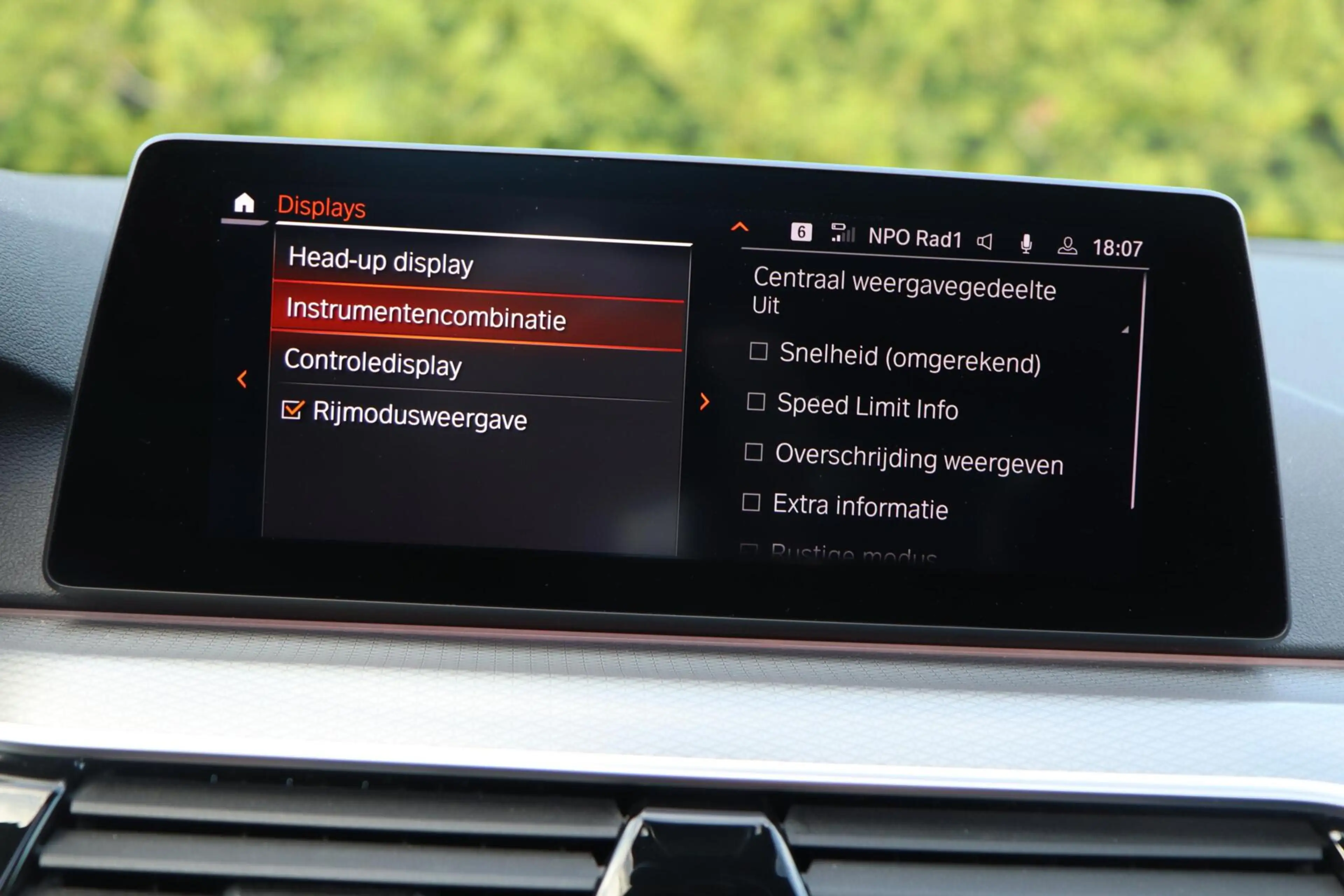 BMW 530 5-serie Touring 530i xDrive High Executive | PANO — photo 43