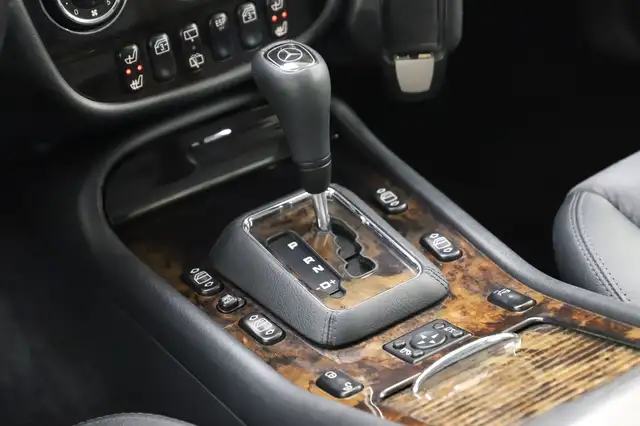 Mercedes-Benz M-Class view 17