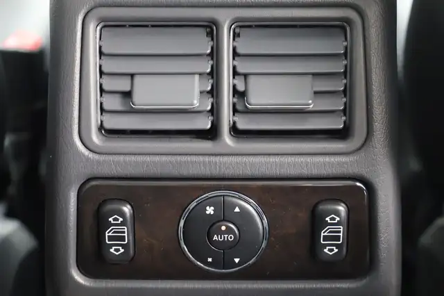 Mercedes-Benz M-Class view 26