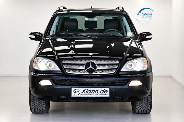 Mercedes-Benz M-Class view 2
