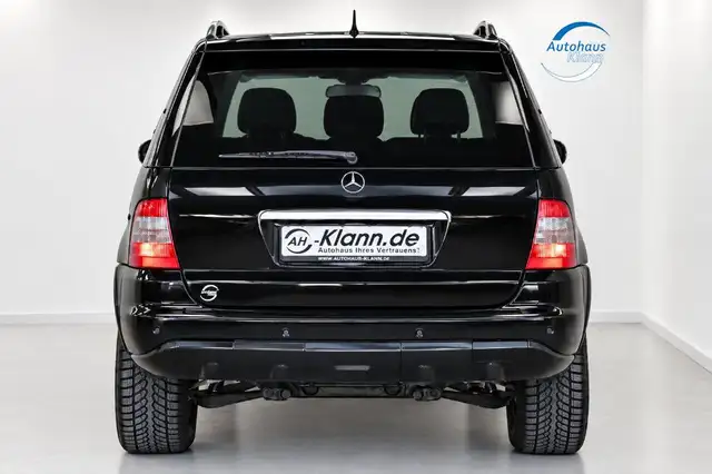 Mercedes-Benz M-Class view 7