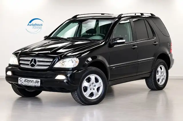Mercedes-Benz M-Class view 3