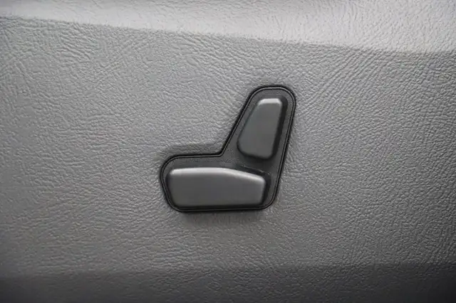 Mercedes-Benz M-Class view 28