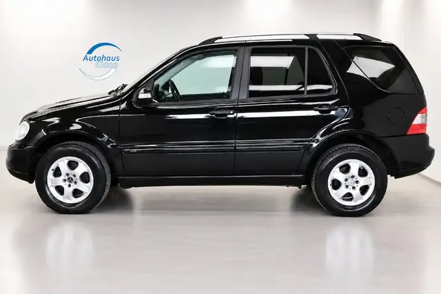 Mercedes-Benz M-Class view 4