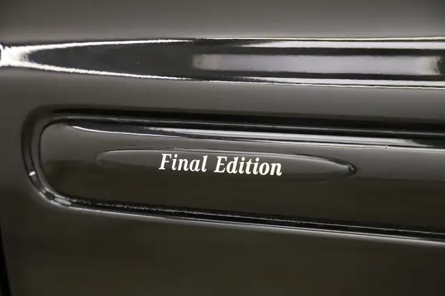 Mercedes-Benz M-Class view 29