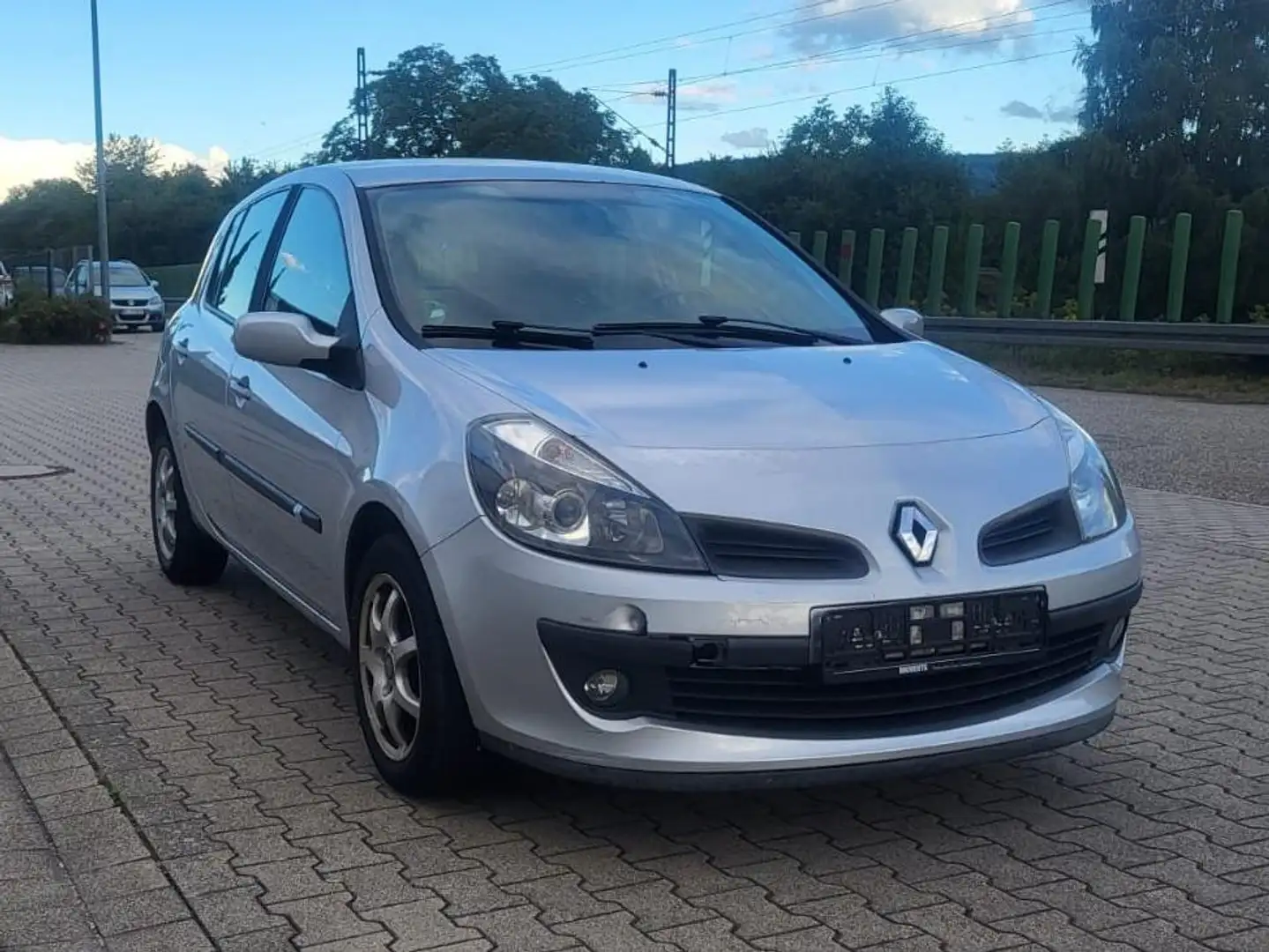 Renault Clio Edition Dynamique Silber - 2